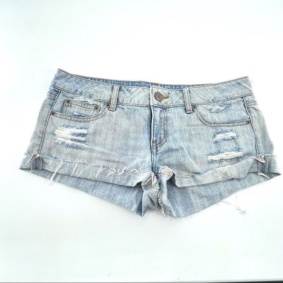 American Eagle Light Wash Distressed Jean Shorts sz 8 - Picture 1 of 5